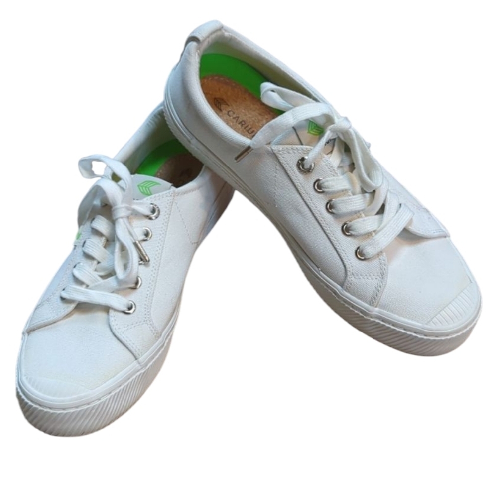 Cariuma Off-White canvas sneakers. Size 8.5